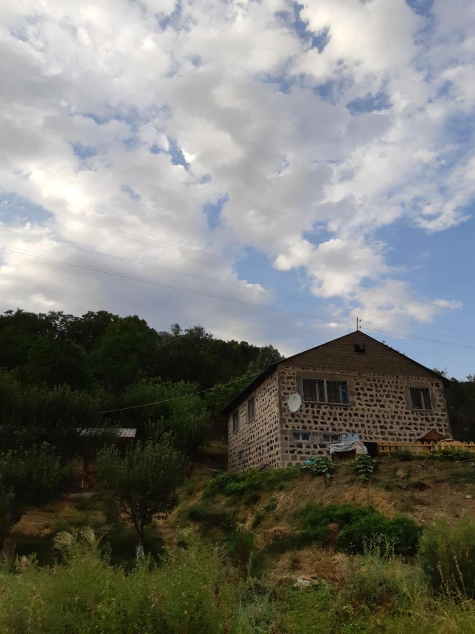 The River House Yeghegis Yekhegis Exteriör bild
